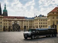 Hummer Voyage